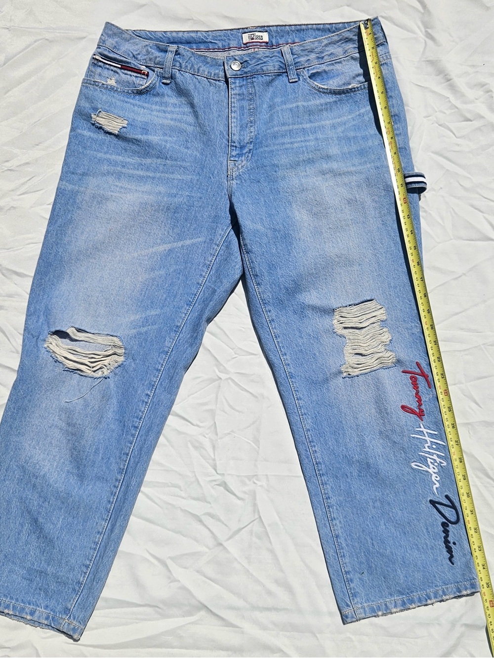 Tommy Hilfiger Women's Light Blue Denim Jeans with Embroidery Leg - Picture 15 of 16